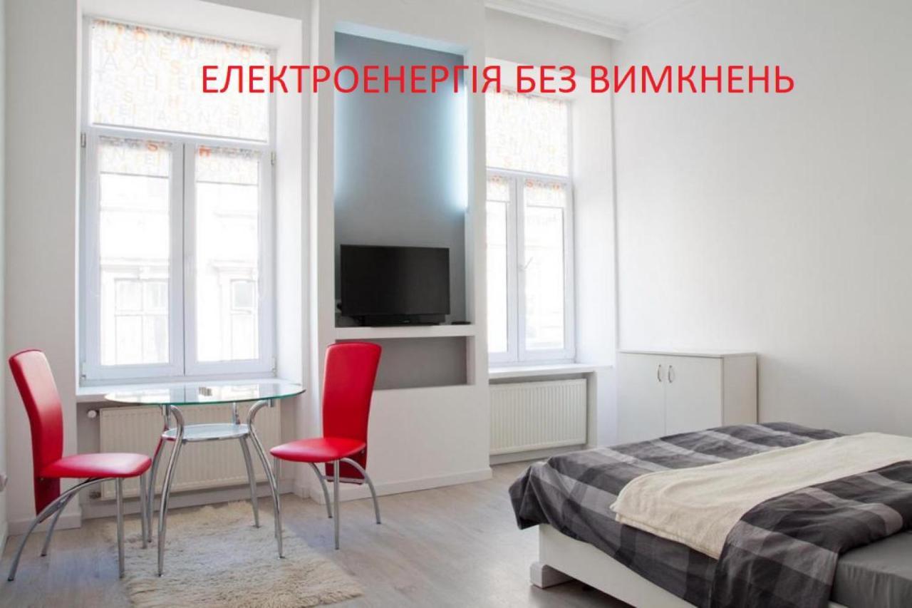 Apartment In The Centre Of Lviv Buitenkant foto