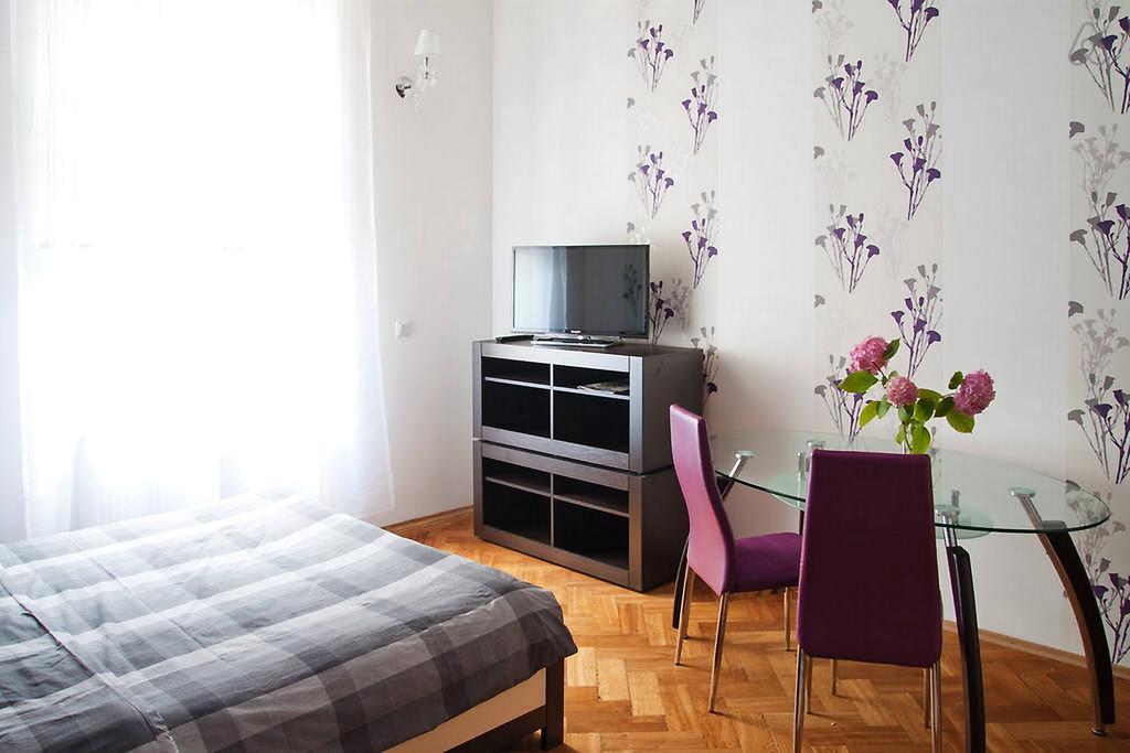 Apartment In The Centre Of Lviv Buitenkant foto
