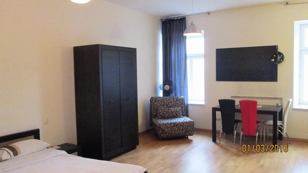 Apartment In The Centre Of Lviv Buitenkant foto
