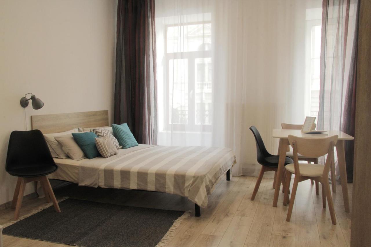 Apartment In The Centre Of Lviv Buitenkant foto