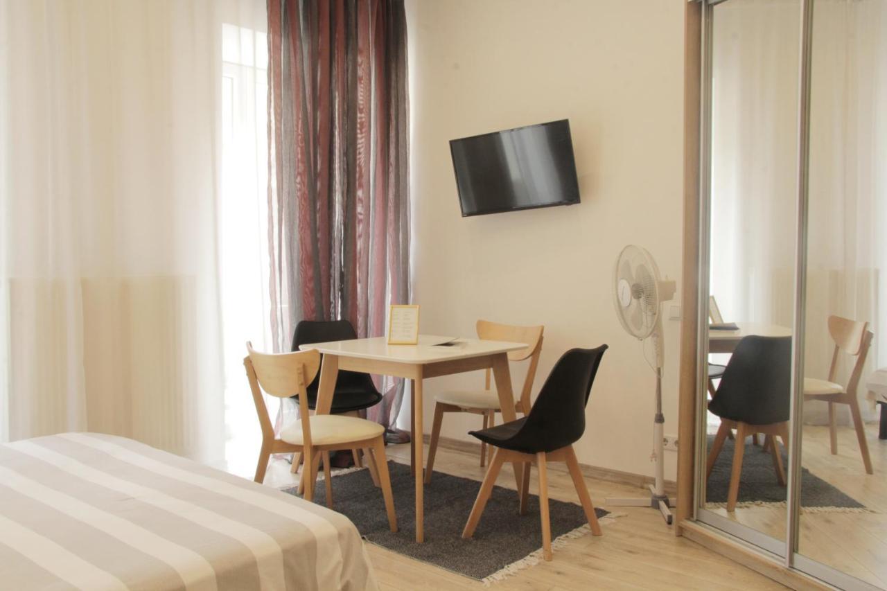 Apartment In The Centre Of Lviv Buitenkant foto