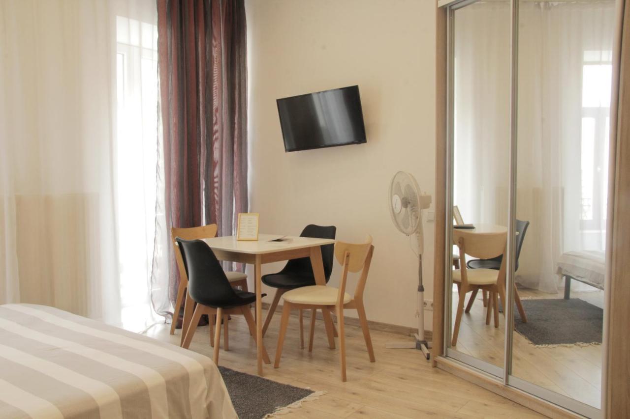 Apartment In The Centre Of Lviv Buitenkant foto